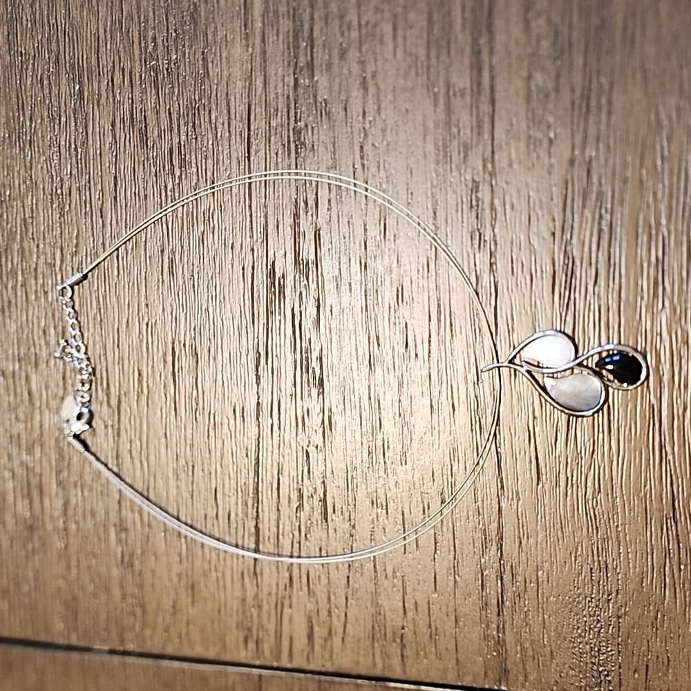 Lia Sophia 19" adjustable black/white silver tone teardrop necklace